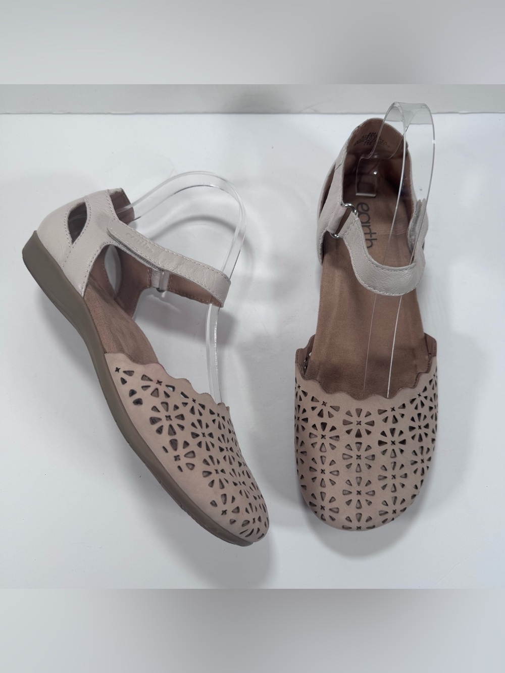 Earth Origins Light Natural Nubuck Leather Bronnie Perforated Sandals Women 8M